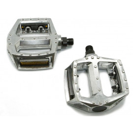 Педали kp-313, mtb/bmx. материал: алюминий, стальная ось, 9/16", с подшипниками. размер: 98х90мм. вес: 480г. цвет: серебристый